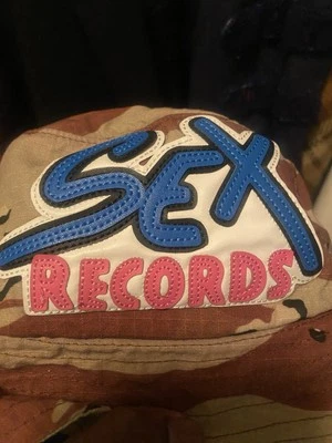 Chrome Hearts 21AW Matti Boy Sex Record Chocolate Chip Camuflaje Sombrero Cubo Camuflaje Foto 1 de 2