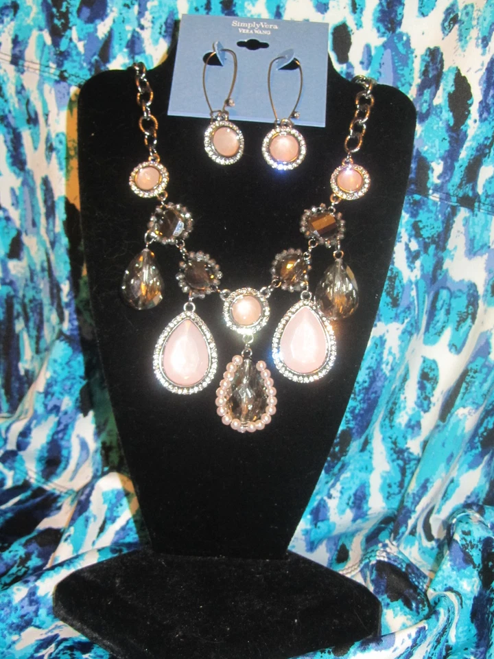 SIMPLY VERA WANG NUEVO CON ETIQUETAS $58 Juego de collar y pendiente para mujer rosa peltre champán Foto 1 de 1