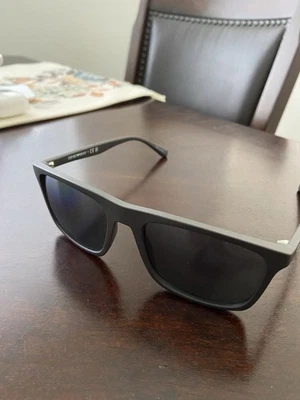 Gafas de sol cuadradas grises con lentes oscuras Emporio Armani para hombre Foto 1 de 4