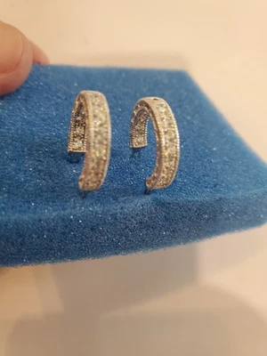 Pendientes de aro Esposito Diamonique pequeños de adentro hacia afuera, plata de ley Foto 1 de 4