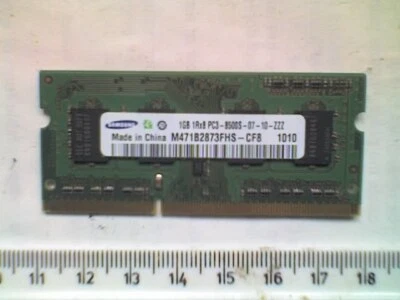 SAMSUNG M471B2873FHS-CF8 (1GB DDR3 PC3-8500S 1066MHz SODIMM 204-pin) DRAM - V. - Image 1 of 2