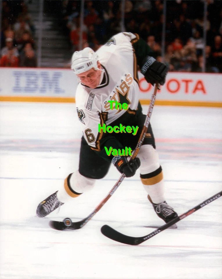 Brett HULL Dallas STARS #16 Slapshot HOFer 700 Goal SCORER 8X10 TWO Cups AWESOME - Image 1 of 1
