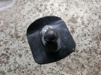 AUDI 80 B2 COUPÉ UR QUATTRO PEDAL STOP PERNO + PLACA 811721527 Foto 1 de 4