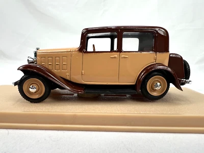 Запасная шина ELIGOR 1005 Citroen Rosalie Berline 1933 желтовато-коричневая/черная Франция 1:43 - Изображение 1 из 4