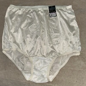 NWT Vanity Fair Perfectly Yours Lace Nouveau Full-Cut Candleglow Brief Size 6 - Picture 1 of 2