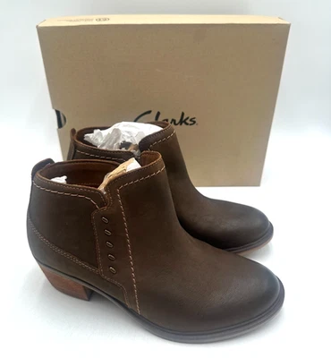 Clarks Neva Lo NEW Women's Casual/Boot Brown US Size 7.5 B - Image 1 of 4
