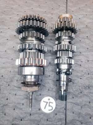 Suzuki TC125 1973 conjunto de transmisión #24121-28200 #24130-28200 Foto 1 de 4