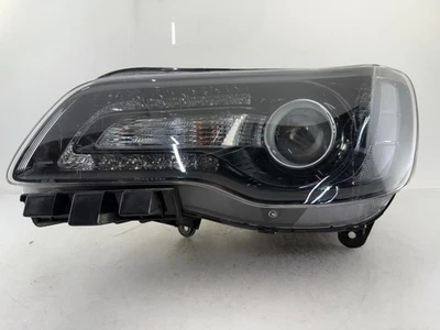 OEM | 2017 - 2023 Chrysler 300 Halogen Headlight (Left/Driver) #68402949AA Foto 1 de 4
