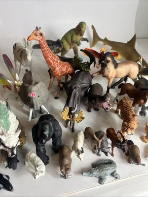 Animal Lot X 34; Schleich Horses Unicorn & Snow Wolf, Dinosaurs, Bird, Plastic - Image 1 of 4