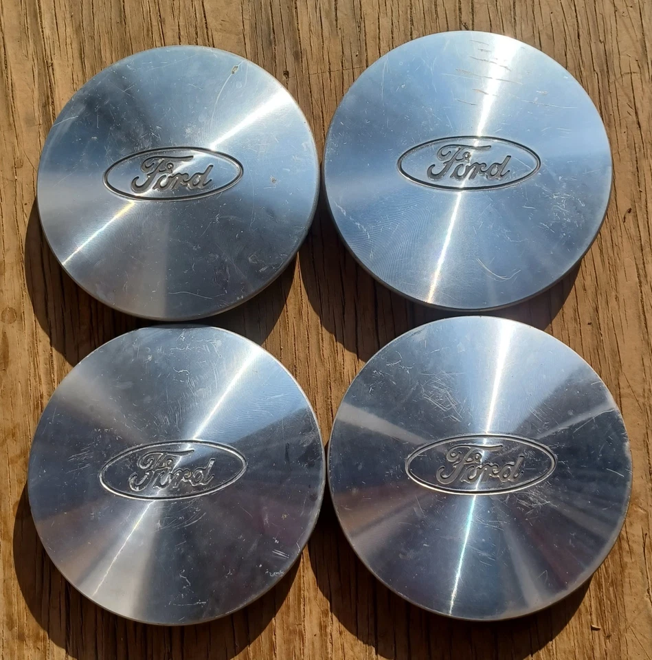 Juego de 4 tapas centrales Ford Crown Victoria Taurus, 1995-1999, p/n F58A 1A096 KB S2 Foto 1 de 3