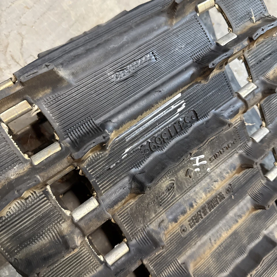 POLARIS 15X121 .91" 2.52 Pitch CAMOPLAST SNOWMOBILE TRACK GOOD - Image 1 of 4