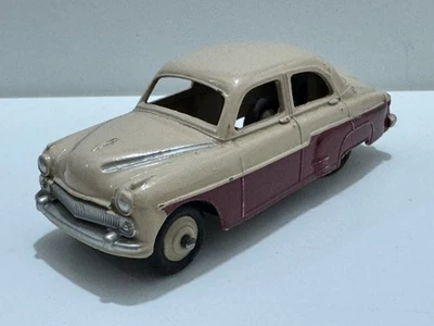 DINKY TOYS 164 VAUXHALL CRESTA BEIGE/ROJO RESTAURADO Y REPINTADO Foto 1 de 4