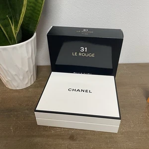 Chanel 31 Le Rouge Coffret Wooden Box With Mirror - Picture 1 of 15
