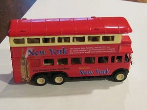 Double Decker bus New York Empire State Building Tour Bus - Foto 1 di 4