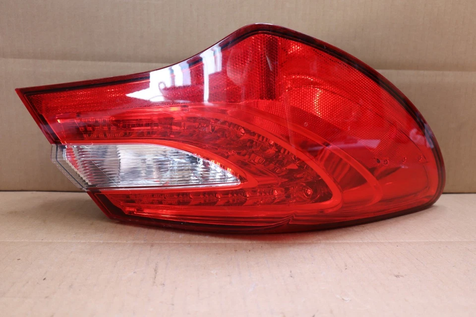 Задний фонарь со стороны водителя 2013 Audi 200 от оригинального производителя AAQQZ - Изображение 1 из 4