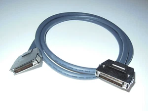 Cable SCSI usado/de colección 5 ft HD50 macho a HD50 macho gris clip/bloqueo de resorte PC - Imagen 1 de 1