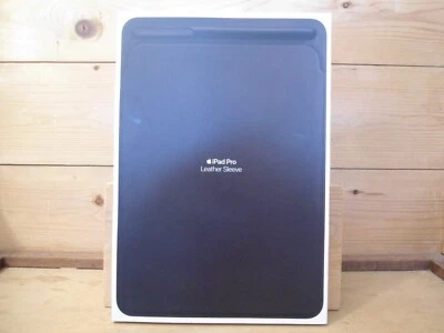Genuine Apple iPad 9.7" / 10.2" / 10.5" Leather Sleeve MPU62ZM/A - Black - Image 1 of 4