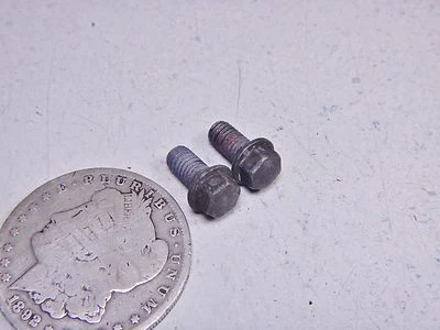 06 YAMAHA YZ450F ACCIONAMIENTO PRIMARIO DELANTERO PIÑÓN PLACA RETENEDOR PERNOS DE MONTAJE Foto 1 de 3