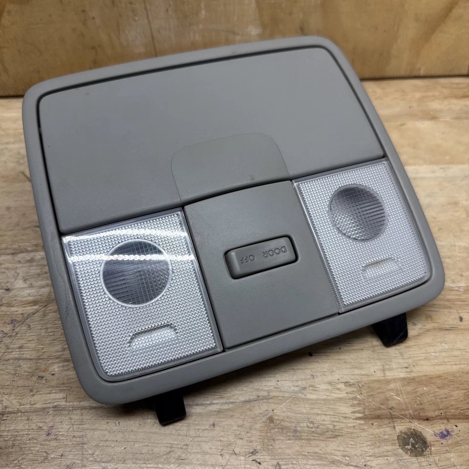 2010-2013 Kia Forte Gray Overhead Console Dome Light P/N 92810-1MXXX, KIA, OEM - Image 1 of 4