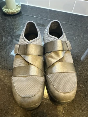 Combo Zapatos para Mujer Drew Aster Gamuza y Malla Gris Nuevo En Caja EE. UU. Talla 8 Foto 1 de 4