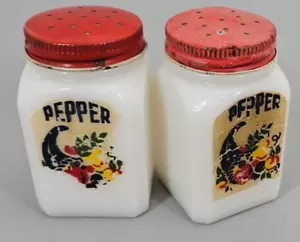 2 VTG 1940's Milk Glass Pepper Shakers Cornucopia Farmhouse Cottage Rustic 3" - Picture 1 of 14