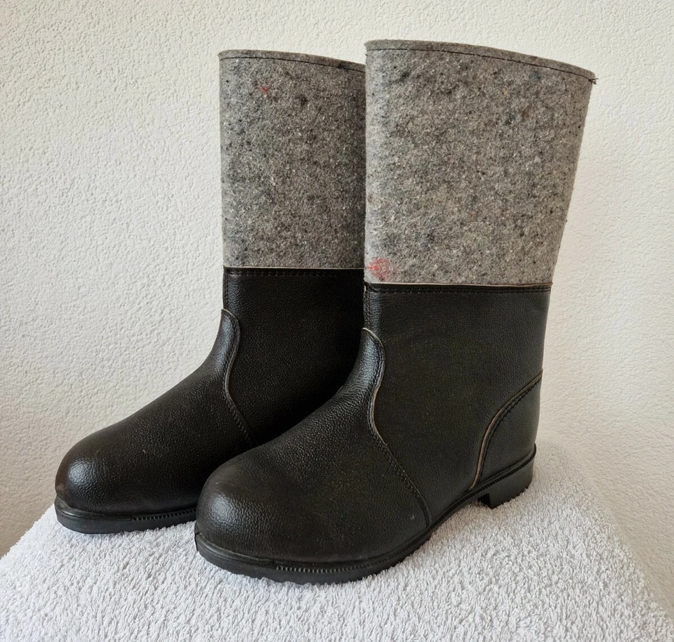 DDR NVA Filz-/Winterstiefel für Offiziere u. Mannschaften - UNGETRAGEN - 70/80er - Bild 1 von 2