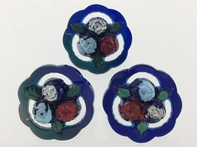 Vintage Multicolor Flower Round Plastic Garment Button .7in Floral Pattern 799C - Image 1 of 4