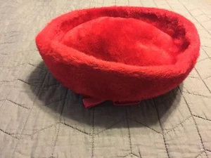 Disfraz de sombrero rojo vintage para mujer Sears moda sombrerería Martelle Alemania Occidental - Imagen 1 de 5