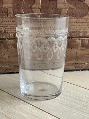 Ancien Verre Gobelet en cristal gravé à l'aiguille - 10 cm - Photo 1/3