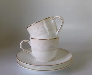ZWEI ROYAL DOULTON CHIFFON KAFFEETASSEN & UNTERTASSEN - GUTER ZUSTAND - Bild 1 von 2