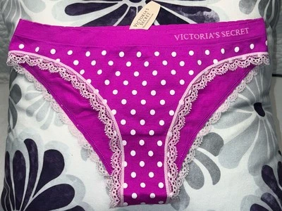 De colección Victorias Secret Sexy Púrpura Suave Cheekini Bikini Panty Volantes M Nuevo Foto 1 de 4