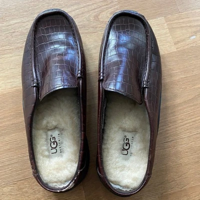 UGG Croc Cuero Repujado Sin Cordones Forrado Piel de Oveja Mujer Talla 8 Marrón Usado Foto 1 de 4
