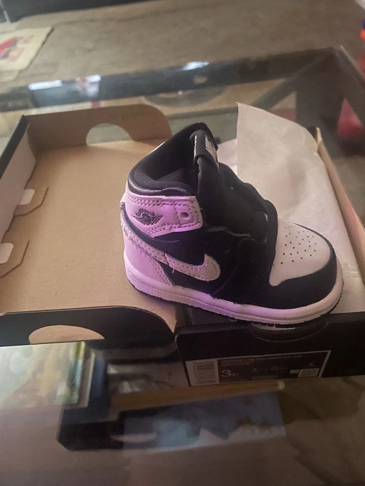 Jordan 1 S Talla 3.5 Totalmente Nuevo con Caja Original Nunca Usado Auténtico Air Jordan Foto 1 de 4