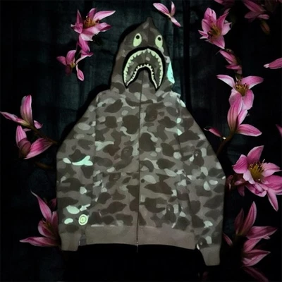 BAPE Brilla en la Oscuridad Blanco Camuflaje Tiburón Cremallera Completa Y2K Streetwear Sudadera con Capucha Mediana Foto 1 de 4