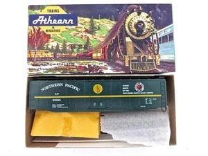 HO Athearn Rail Runner Custom Cars Northern Pacific 50' Box Car Kit Car # 97015 - Picture 1 of 5