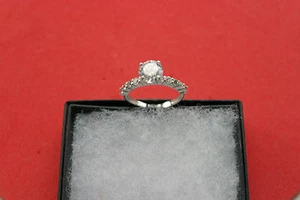 Bonito 14 Quilates Oro Blanco Anillo 1.7G 3.7 Quilate Solitario Diamante Talla N - Imagen 1 de 12
