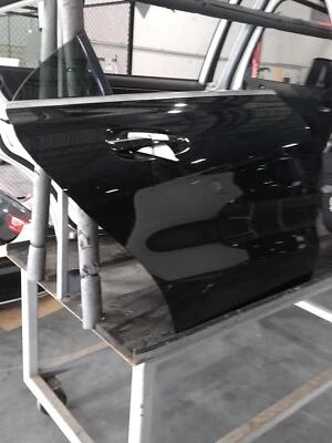 Tapa de cubierta usada se adapta a: Mercedes-Benz Mercedes clase CLA 117 2015 tipo CLA45 con alerón Foto 1 de 4