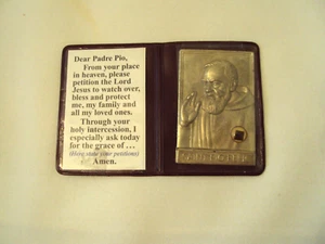 PETIZIONE VINTAGE TONO ORO PADRE PIO PREGHIERA, SANTUARIO E RELIQUIA #W1 - Foto 1 di 2