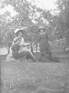 36 OULCHES PHOTO VINTAGE CHATEAU DE MARGOUX FAMILLES MATHIAS & DE FAUCAMBERGE - Imagen 1 de 3