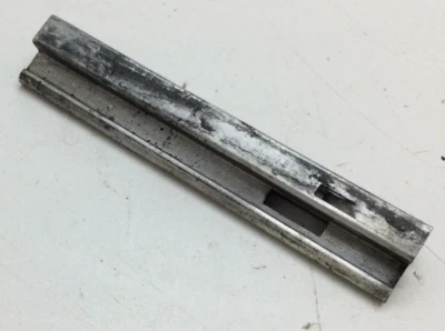 Dobradiça Ski Doo usada fabricante de equipamento original 517302823 MX Z GSX GTX Summit Legend Skandic Tundra 03-09 - Imagem 1 de 4