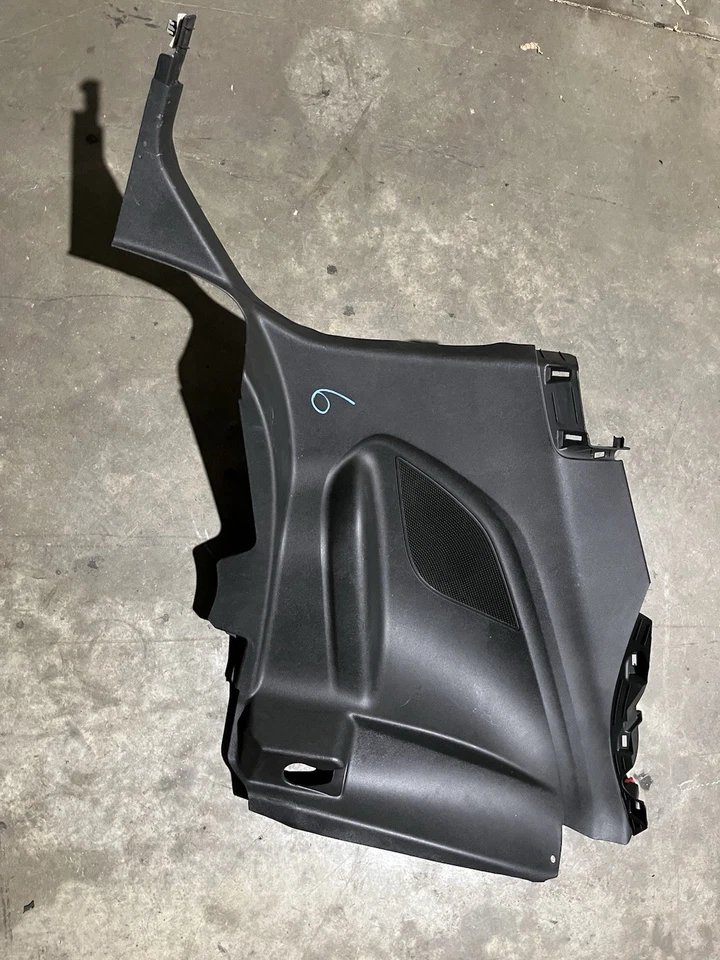 Chevrolet Camaro 2016-2019 lado del pasajero derecho cuarto moldura panel interior OEM Foto 1 de 4
