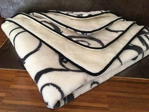 Luxuriöse Decke Naturprodukt Bettdecke Winterdecke  Kaschmirwolle- Eva  - Picture 1 of 11