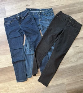 Lot of 3 Women's Ann Taylor LOFT  Modern Skinny Jeans Blue & Black  ~ Size 4 - Picture 1 of 10