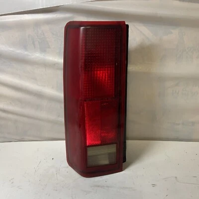 Conjunto de luz trasera lateral del conductor Chevrolet Astro Van LT 1985-2005. 16502448 Foto 1 de 3