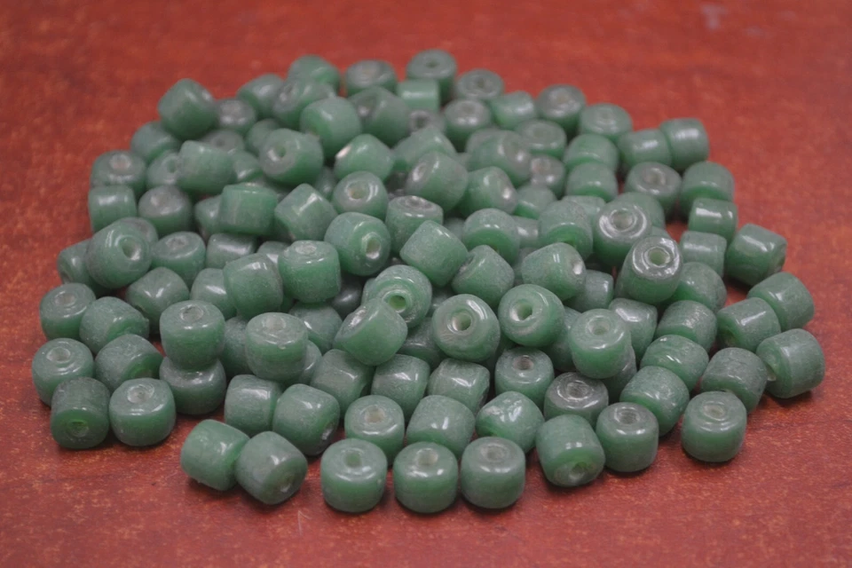 100 PIEZAS CUENTAS DE VIDRIO CUERVO PONY VERDE #A61 Foto 1 de 1