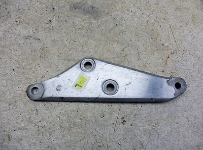 1981 Suzuki GS650 G GS 650 S676. left rear foot peg bracket - Imagem 1 de 4