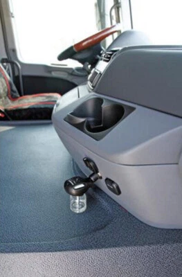 Diffuser Electric Pest Control Anti Mosquitoes Killer 12/24V Car Truck Liquid - Image 1 of 4