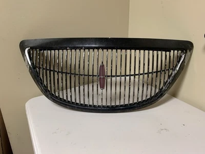Conjunto de grade dianteira 1997-1998 Lincoln Mark VIII - Imagem 1 de 4
