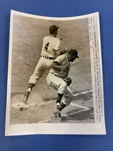 1957 Vic Power Charlie Maxwell Original 6x9 Newspaper Wire Photo Detroit K.C. - Picture 1 of 2