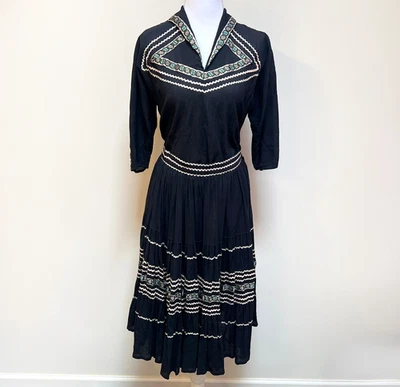 Conjunto de Vestido Thunderbird Fashions Fiesta Pátio Anos 50, Saia Círculo Completo, ROCKABILLY - Imagem 1 de 4